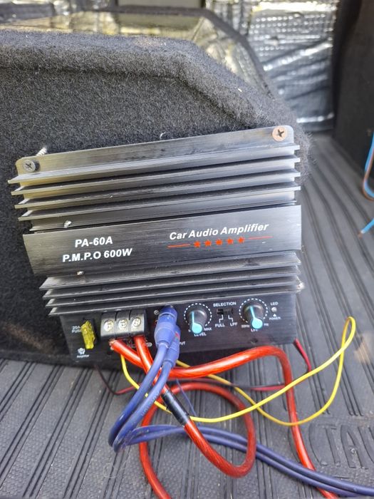 Продаю сабвуфер з підсилювачем для авто