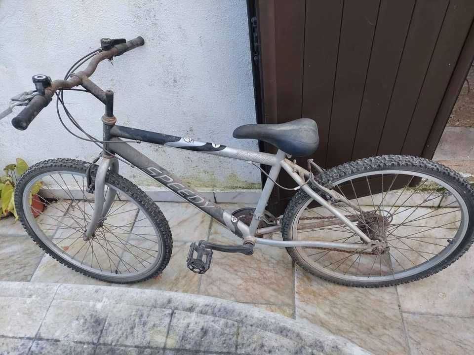 Bicicleta Cinzenta e Preta