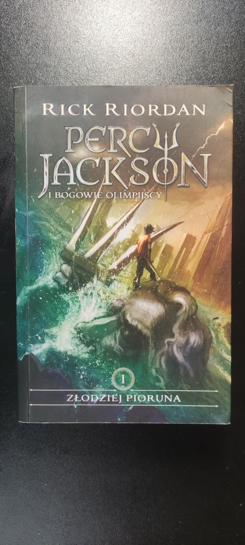 Rick Riordan, Percy Jackson i Bogowie Olimpijscy tom 1