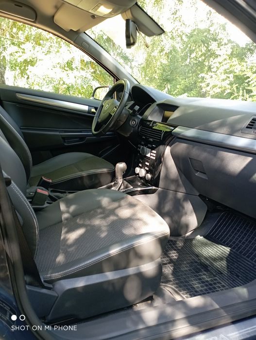 Автомобіль Opel Astra H