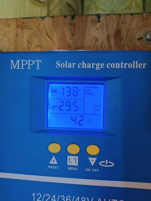 MPPT контролер. Для сонячних панелей 100-200А.