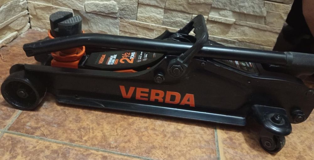 Podnośnik samochodowy