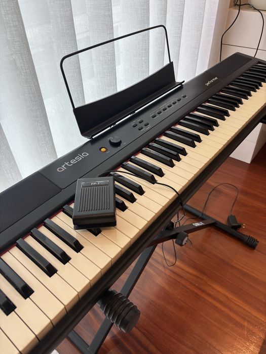 Teclado preto da Artesia