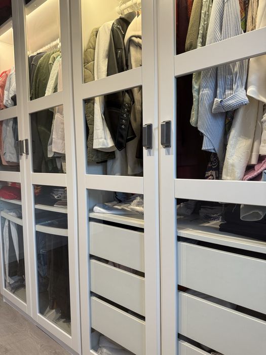 Roupeiro IKEA c/ 4 portas