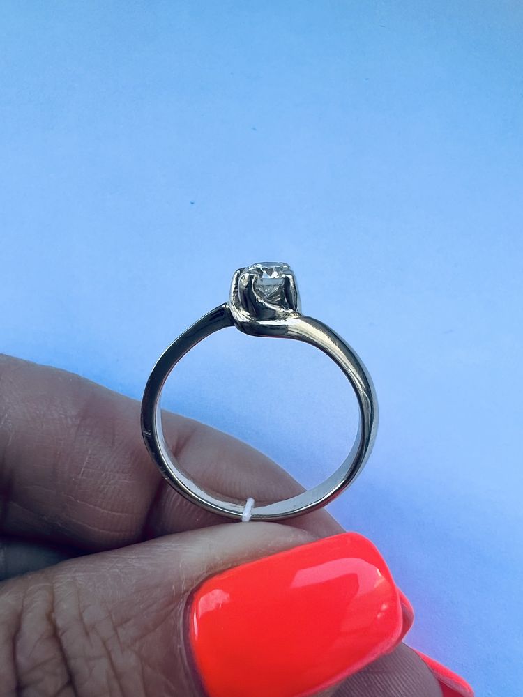 Бомбезное золотое кольцо с бриллиантом 0,23ct белое золото 585 проба