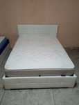 Cama casal completa de estrado elevação
