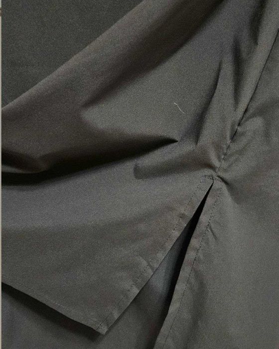 Стильная чёрная юбка миди Uniqlo с разрезами, р. S