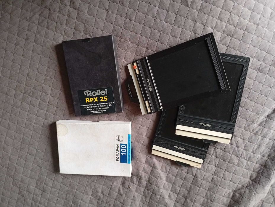 3 4x5 film holders and 75 sheets of 4x5 large-format negative film64170791359619120