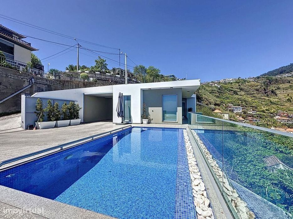 Casa / Villa T2 em Arco da Calheta de 146,00 m2