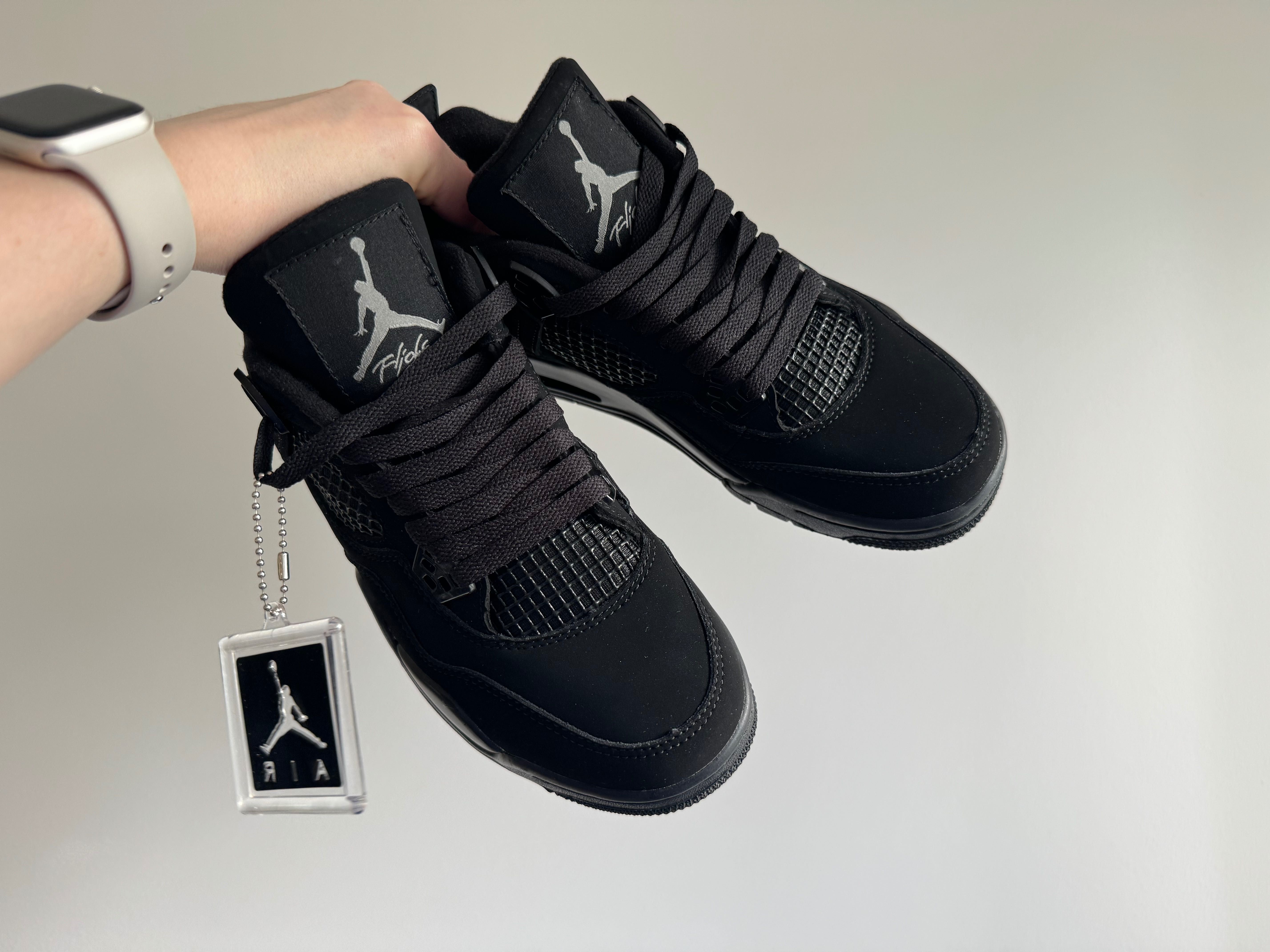 Buty Air Jordan 4 Retro "Black Cat" r. 37,5