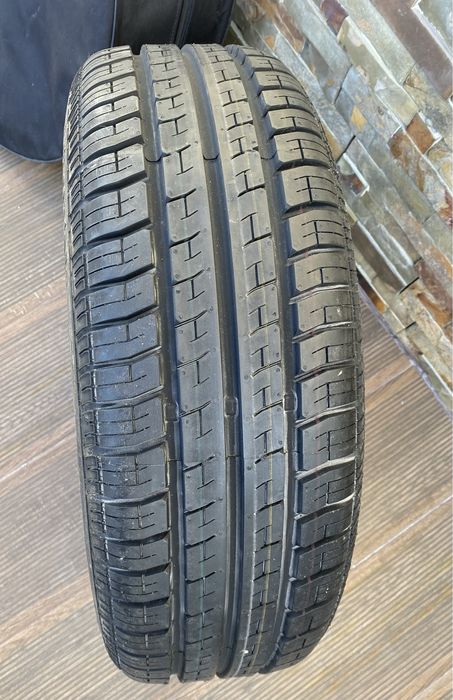 Pneu 185/60 R 15 EcoContac CP