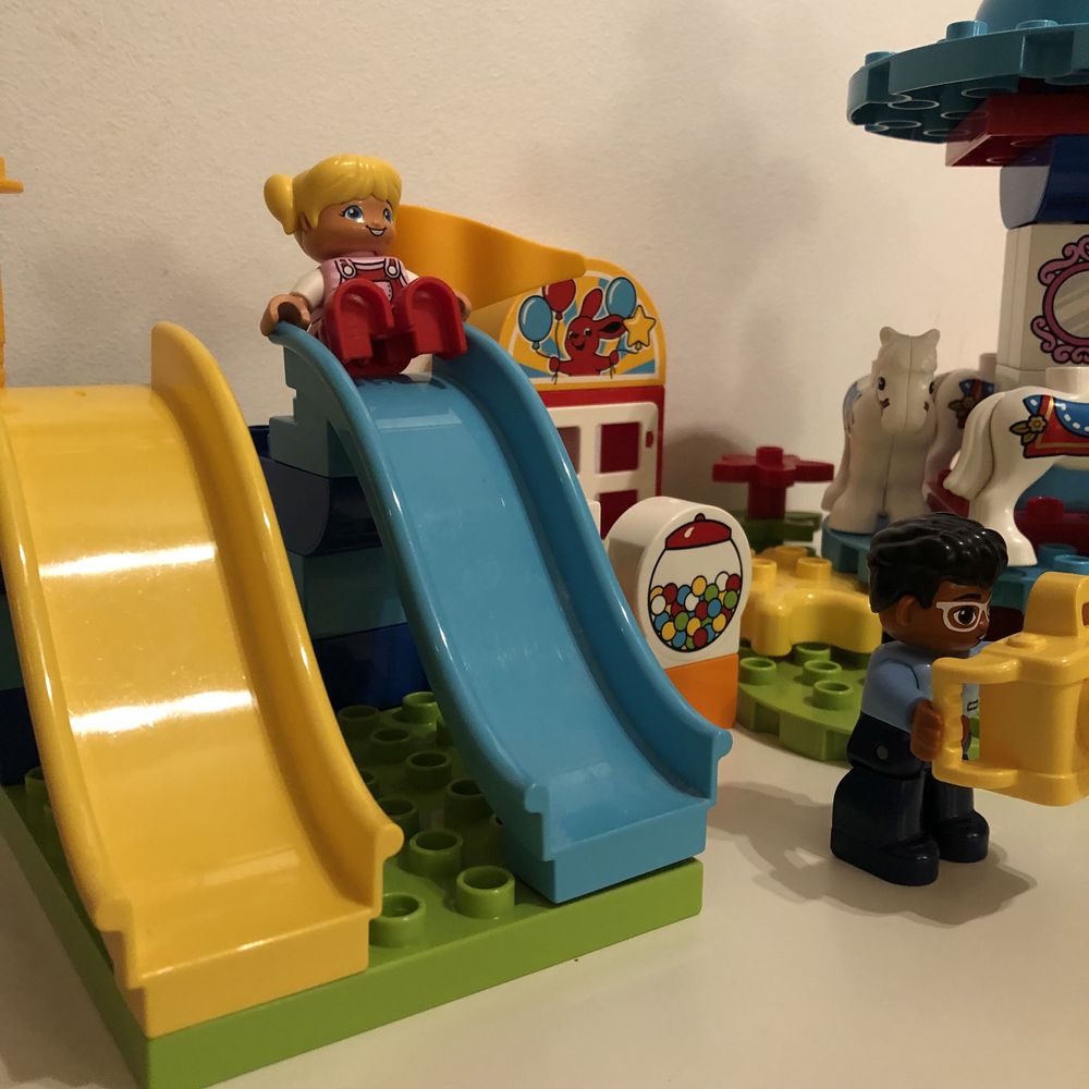 Klocki LEGO Duplo 10841 Wesołe Miasteczko