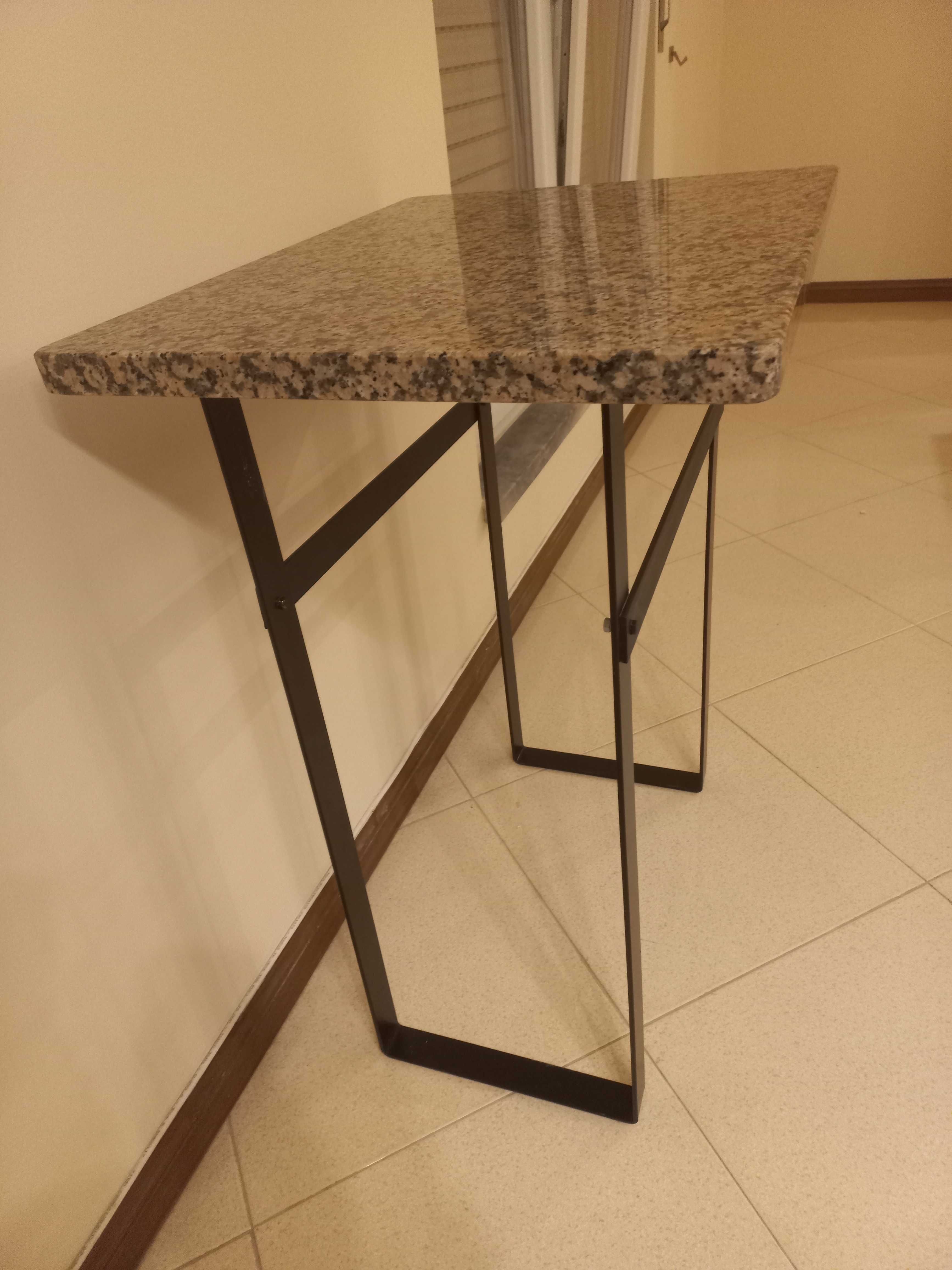 Mesas de centro / apoio (sala)