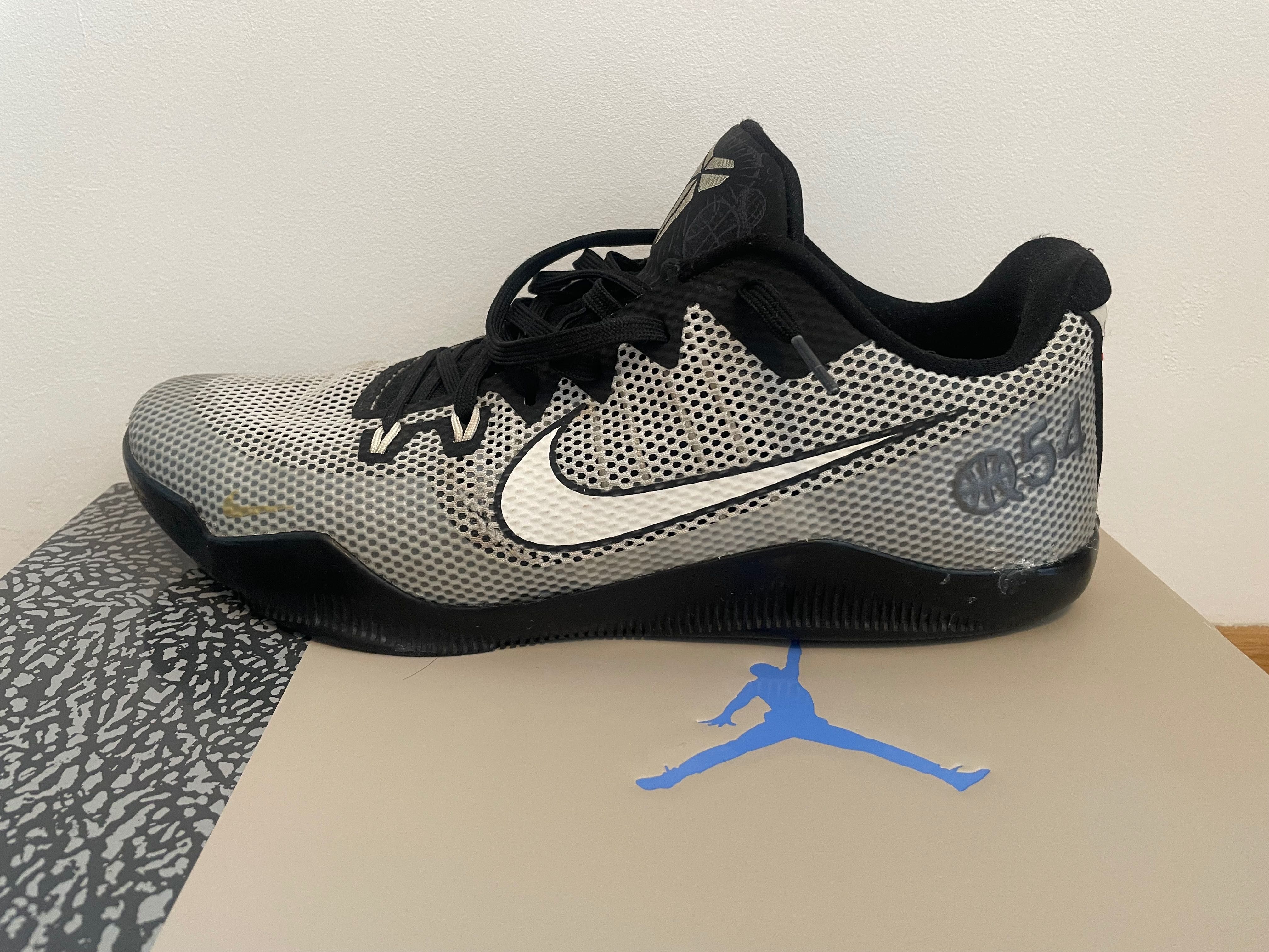 Kobe 11 EM QUAI 54 SIZE 12,5(30,5 cm)