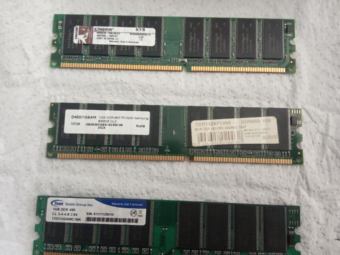 Memorias para torre de DDR400 1g e menos