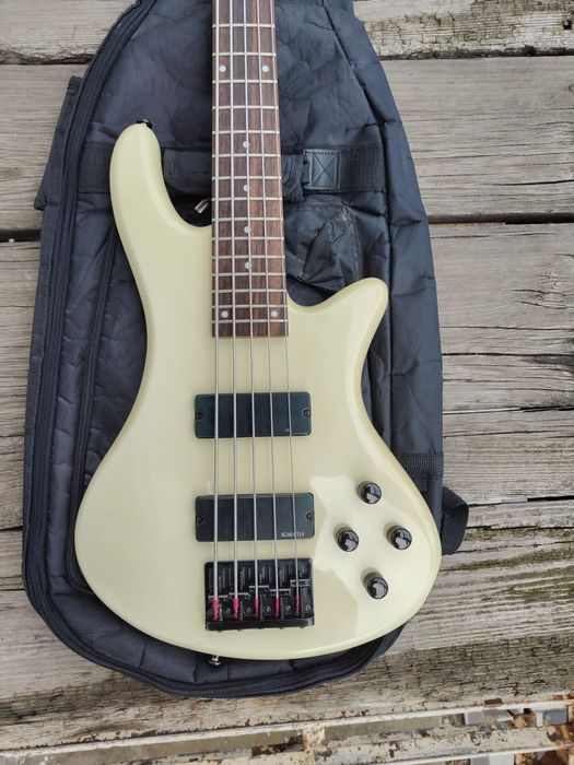 Бас гитара Schecter stiletto deluxe 5, diamond series