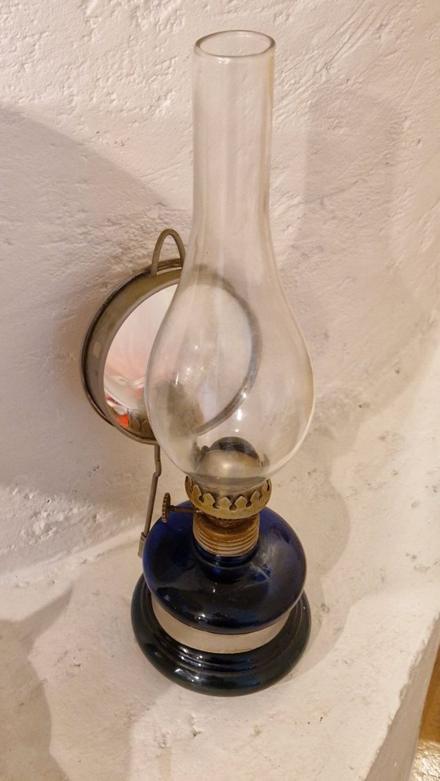 Stara LAMPKA NAFTOWA sprawna ścianę z cylinderem do lampy naftowej,PRL