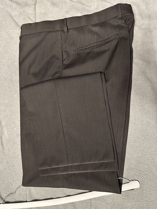 Garnitur Hugo Boss brązowy w prążki rozmiar 52