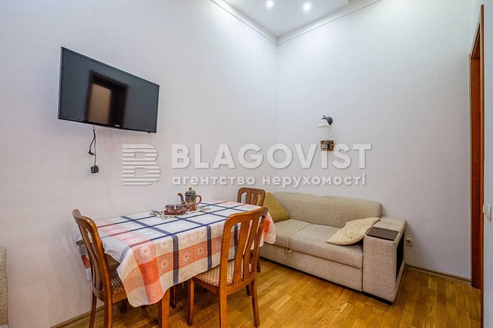 Хрещатик 15 Городецького Заньковецької  Пасаж 3К/72м2