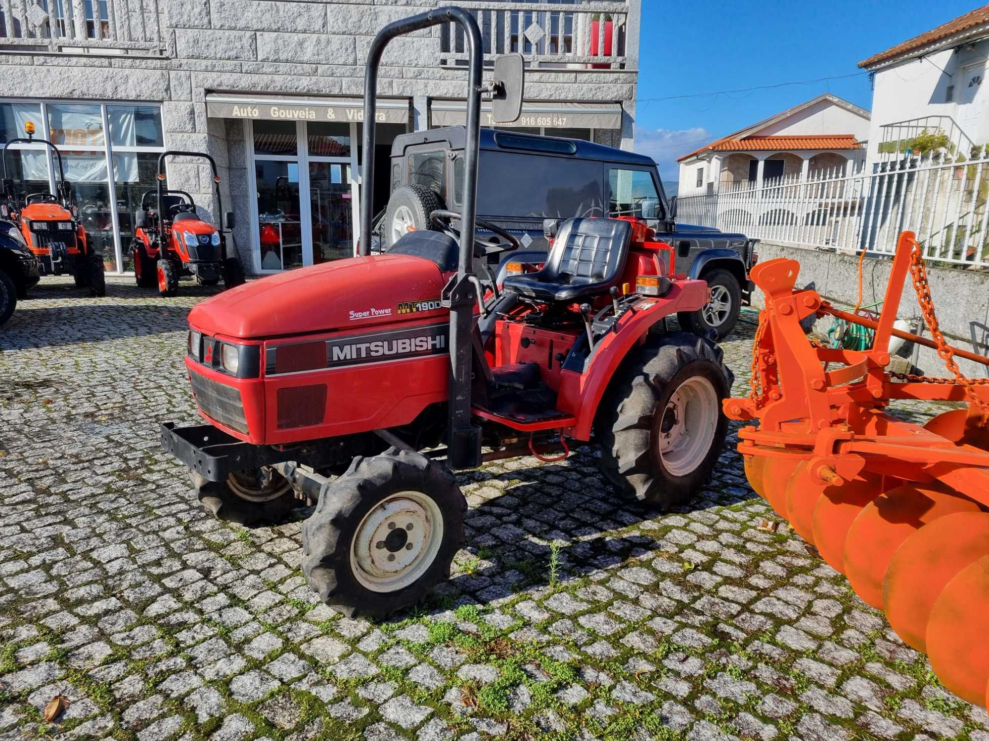 Trator Mitsubishi MT 190D com matrícula