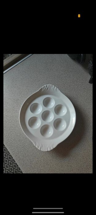 Talerz biały na jajka