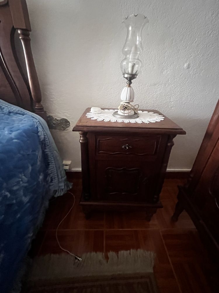 Mobilia de quarto antiga
