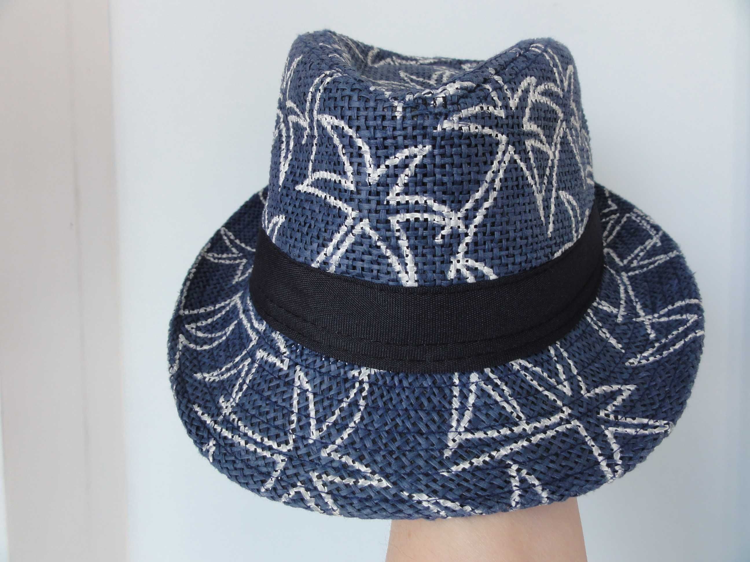 Шляпы стильные: подростковая H&M, малышу ZEEMAN(2-4года).Куплены в EU!