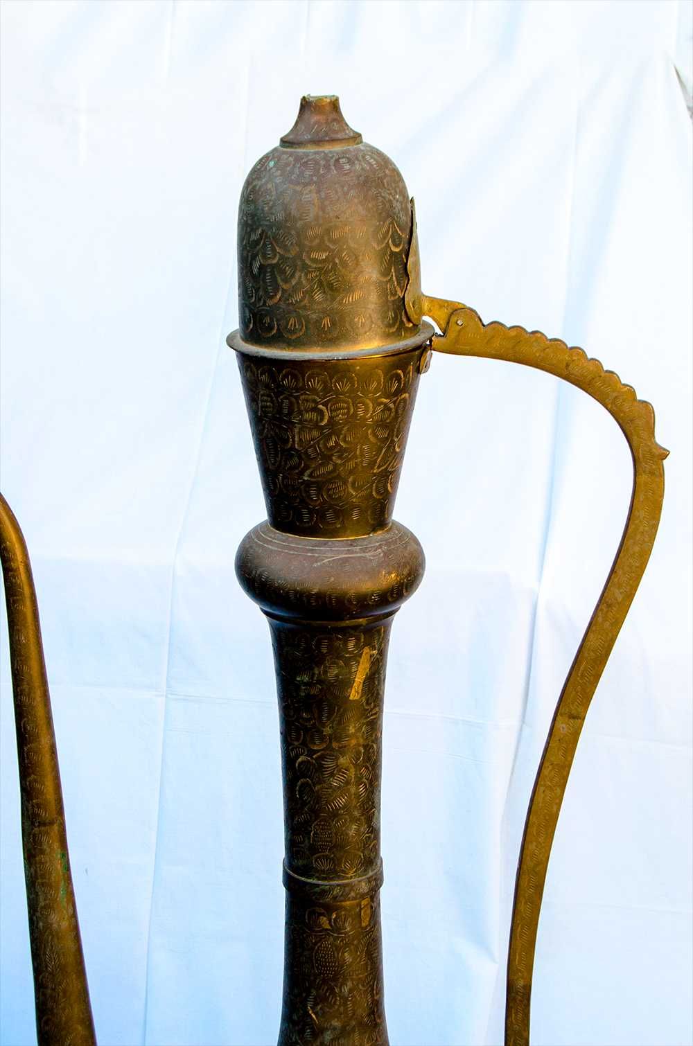 Bule árabe gigante de Latão