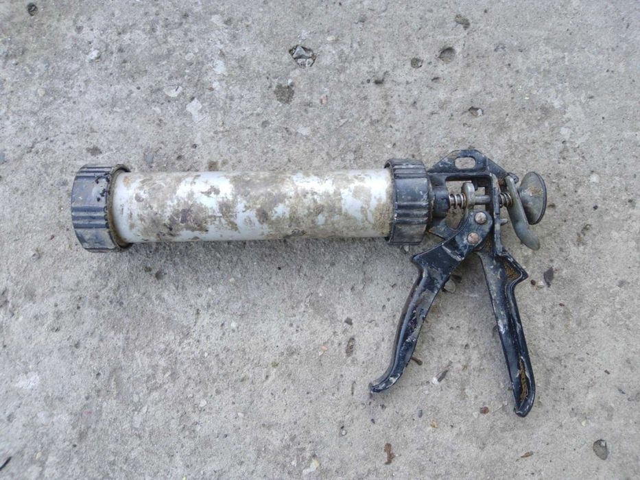 Wyciskacz do silikonu pistolet do wyciskania mas 300ml tuba obudowany