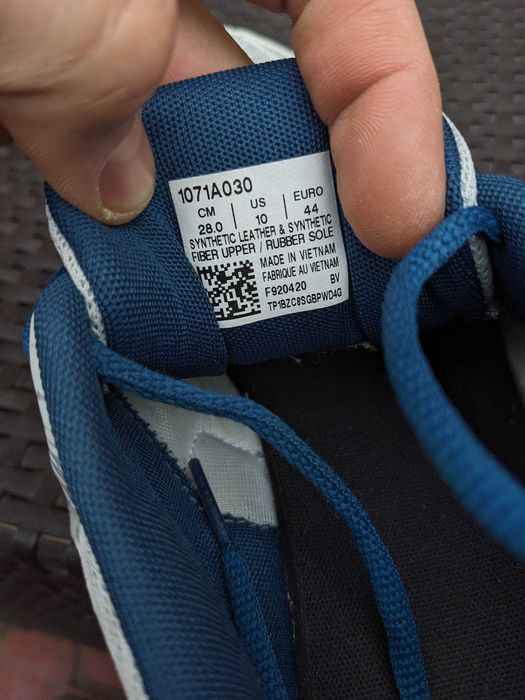 Asics Gel-Rocket 44 / 28см Мужские волейбольные кроссовки