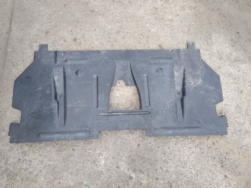 Osłona silnika dolna audi R8 420 oryginał