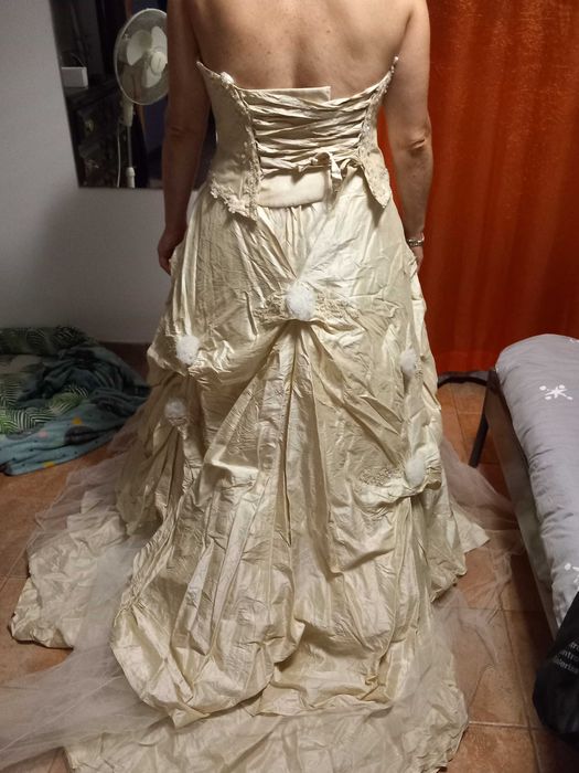 Courpete e saia de noiva