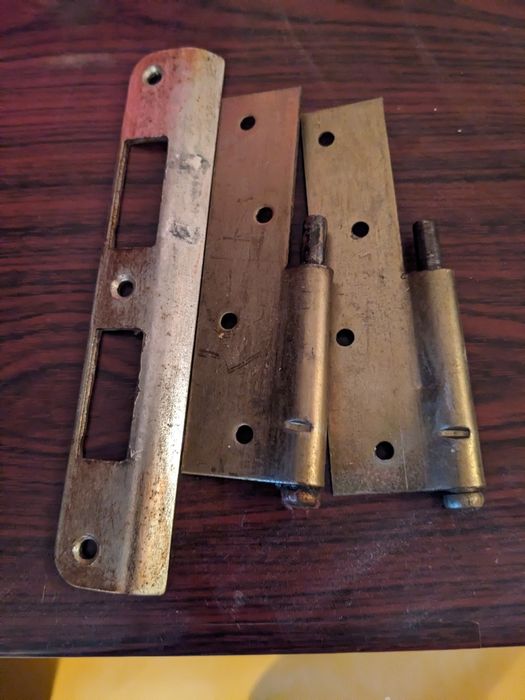 Входная дверь с коробом дерево