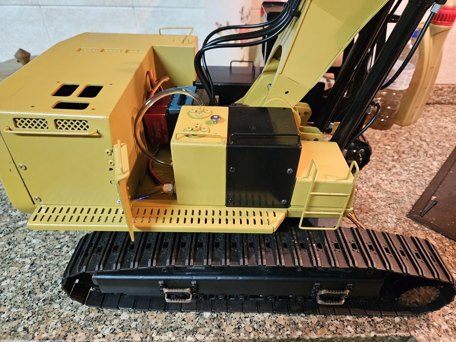 Giratória Hidráulica 390F escala 1/14 modelismo