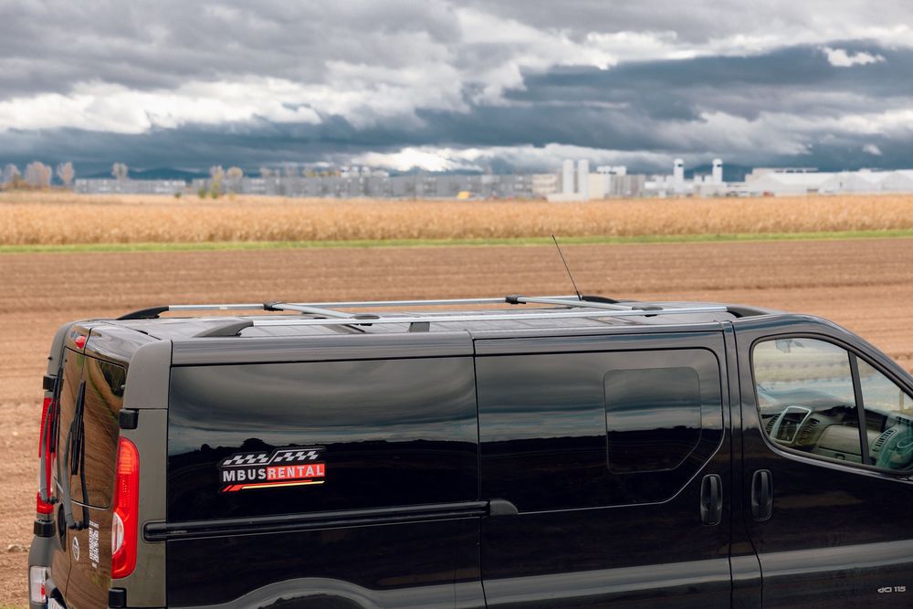 Wynajem busów 9 os. LONG / furgon blaszak z najazdami / winieta CZ