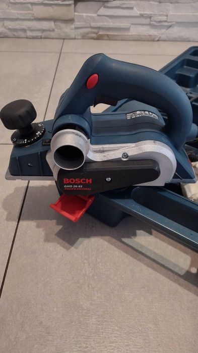 Strug elektryczny BOSCH GHO 26-82 Professional