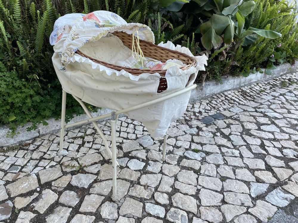 Berço em Palhinha + Banheira incluída