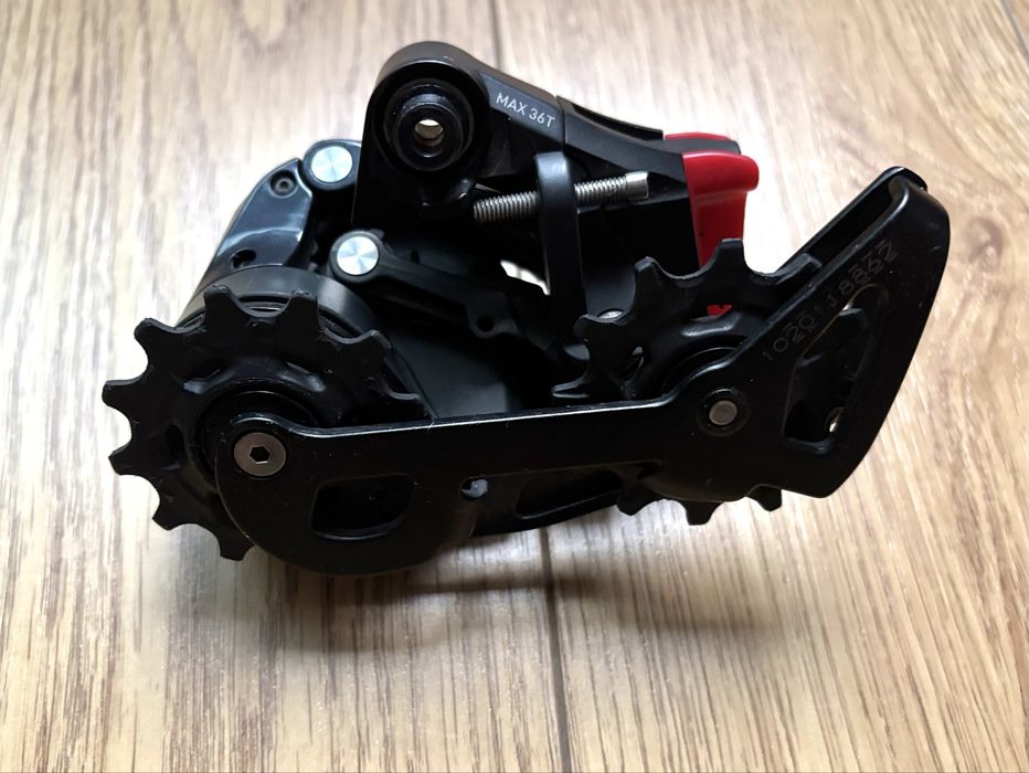 Desviador traseiro Sram Force eTap AXS D1. 12V