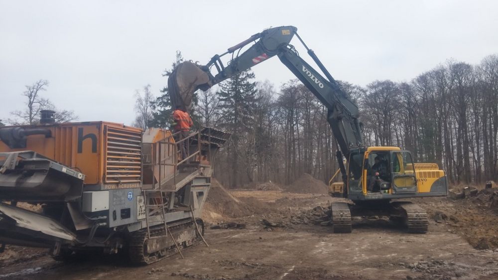 Kruszenie gruzu rozbiorki wyburzenia