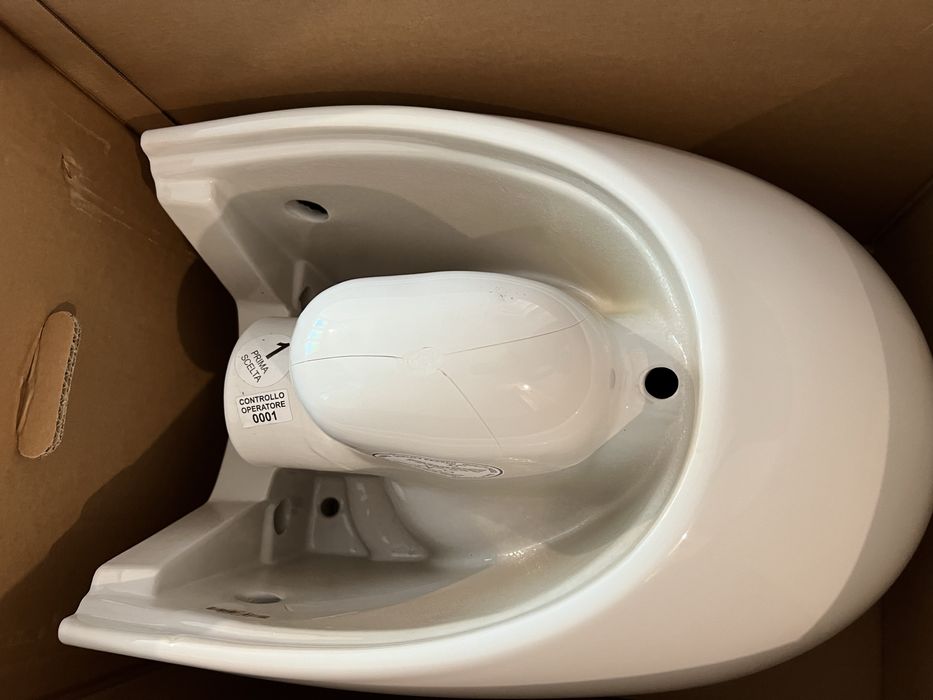 Nowa misa WC  bezrantowa NO RIM Excellent BULL VERTIGO 53x36  pęknięta