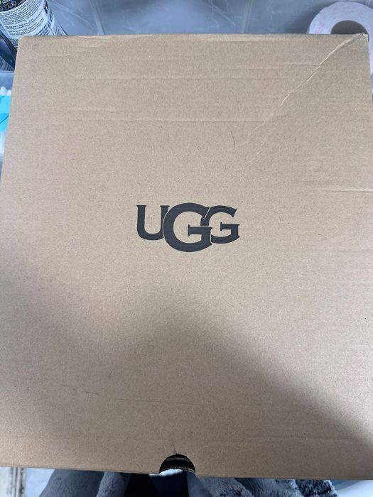 Продаю зимові UGG