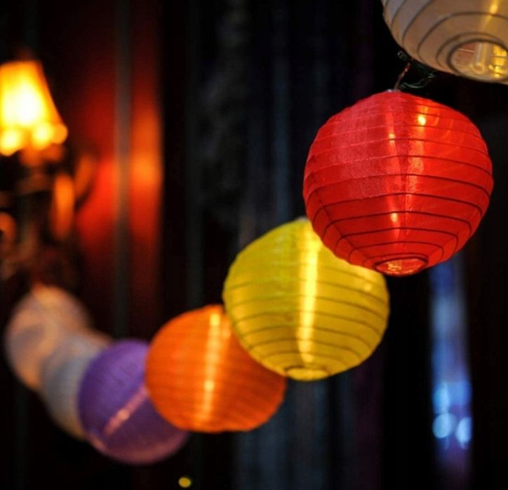 Solarne lampiony na sznurze