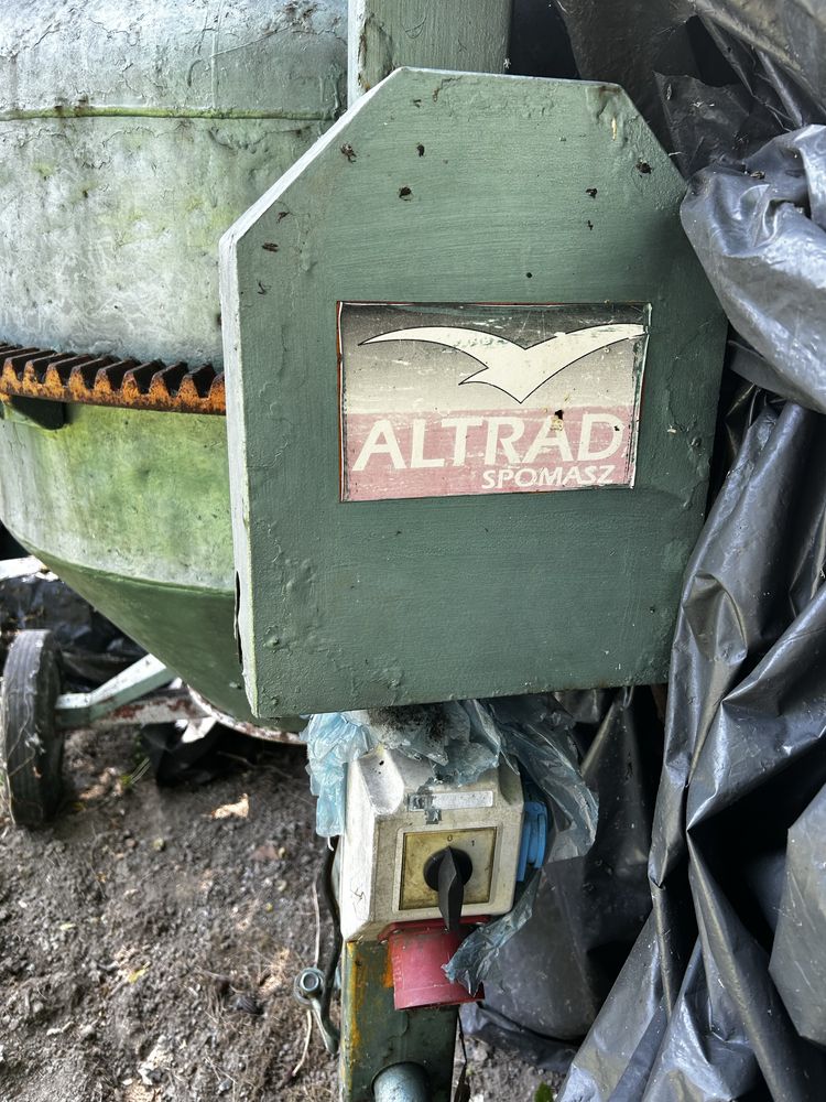 Duza betoniara betoniarka ALTRAD 250l siła