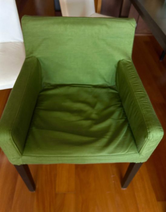 Lote de cadeiras (6) com capas incluídas