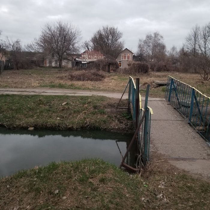 Продам свой ветхий дом с участком