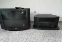 Móvel de TV e TV toshiba