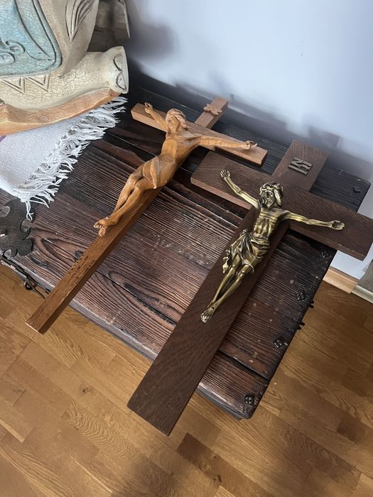 Stary drewniany  krzyż