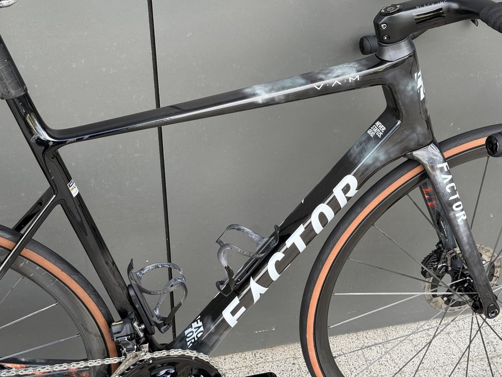 Factor O2 V.A.M Storm 54 Shimano Dura-Ace Di2 12s Black INC Carbon M