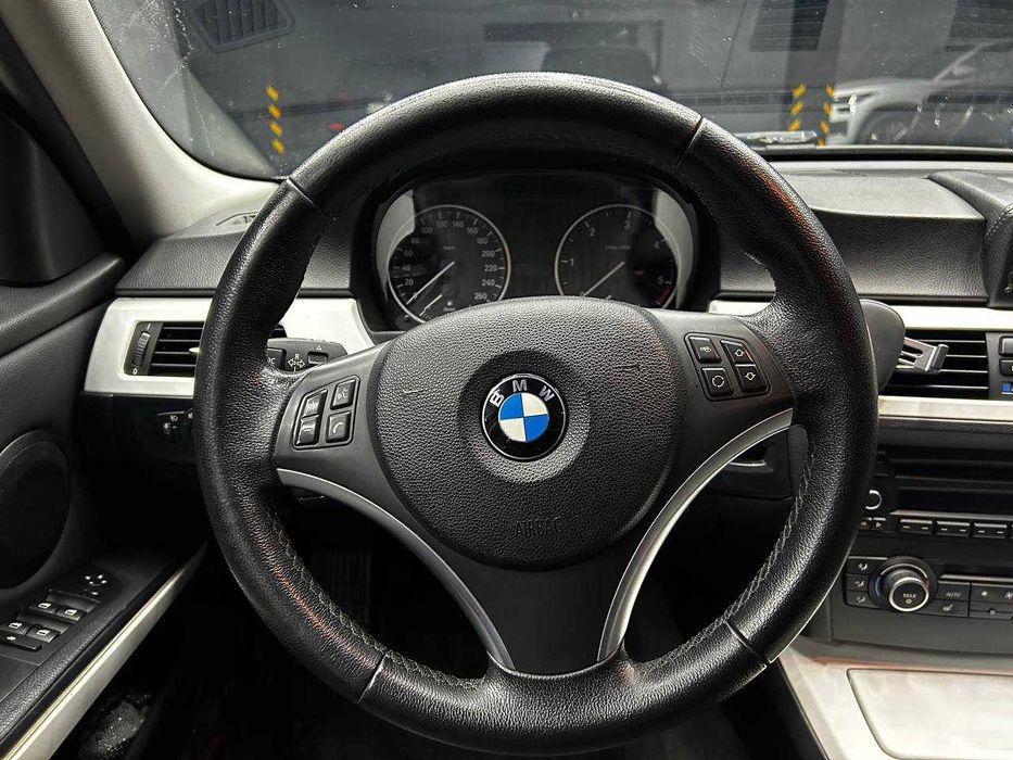 BMW 320 d 2011 року