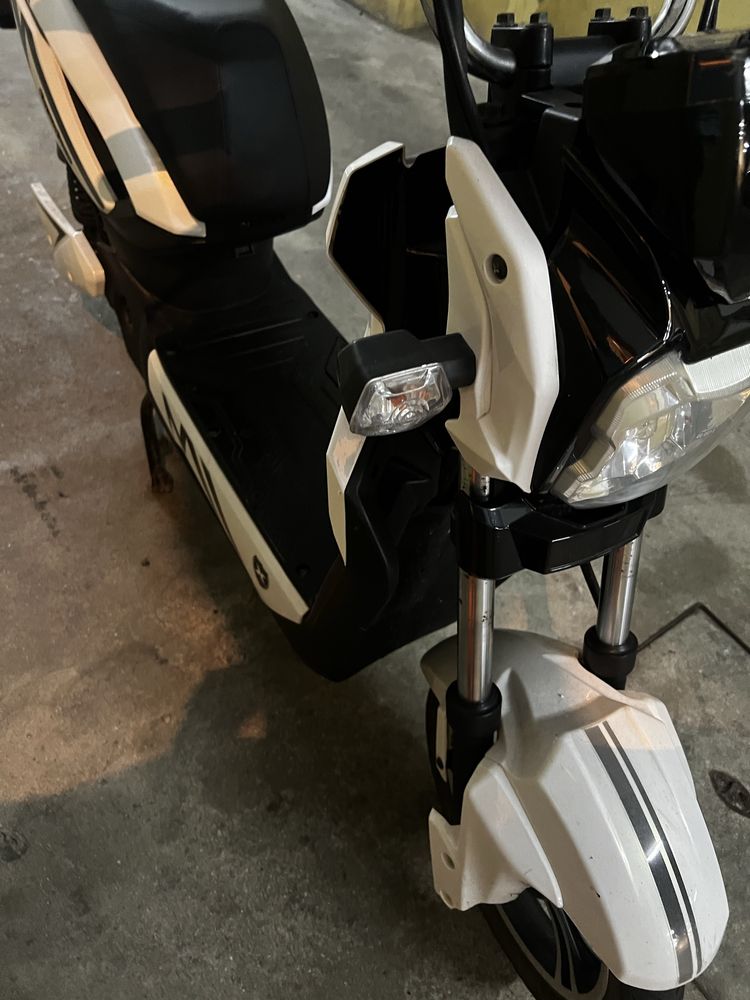 Scooter eletrica seventeen